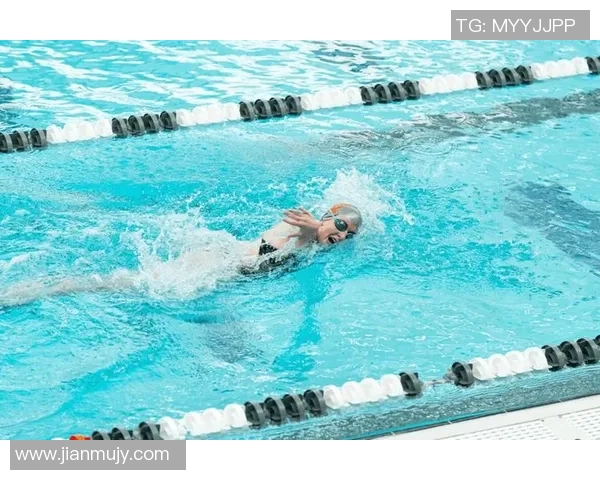 游泳技巧提升指南：掌握四大核心动作，轻松突破个人泳技瓶颈